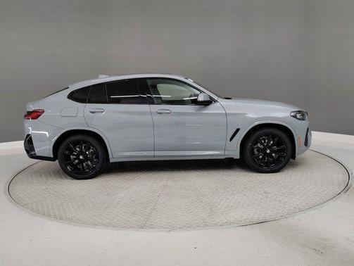 2025 BMW X4 xDrive30i