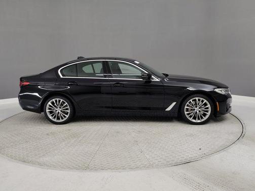 2022 BMW 530 i