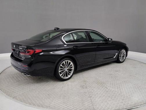 2022 BMW 530 i