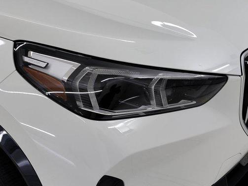 Alpine White 2026 BMW X1 xDrive28i