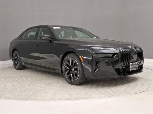 2026 BMW 740 740i