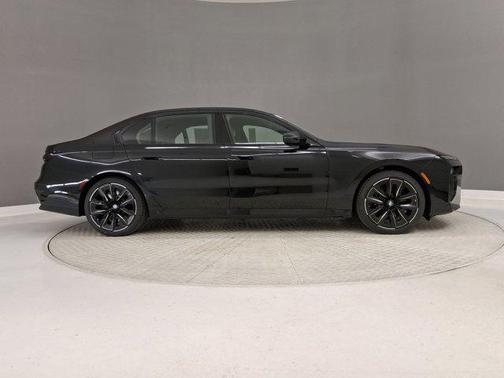 2026 BMW 740 740i