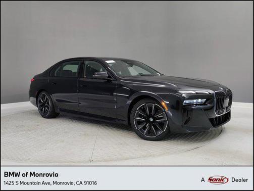 2025 BMW 740 i