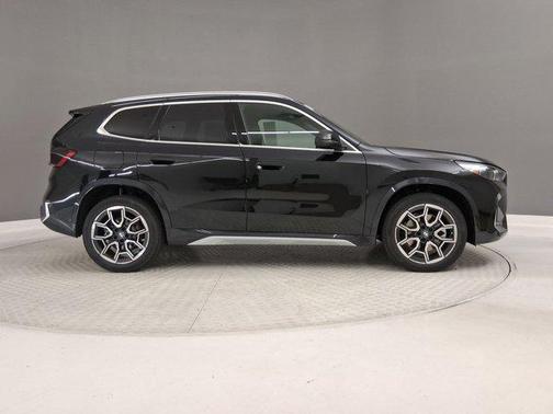 Black Sapphire Metallic 2026 BMW X1 xDrive28i