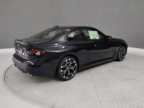 2025 BMW 230 i