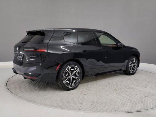 2026 BMW iX xDrive60