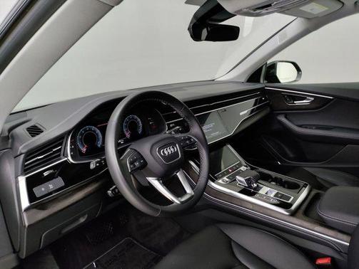 2023 Audi Q8 55 Premium Plus