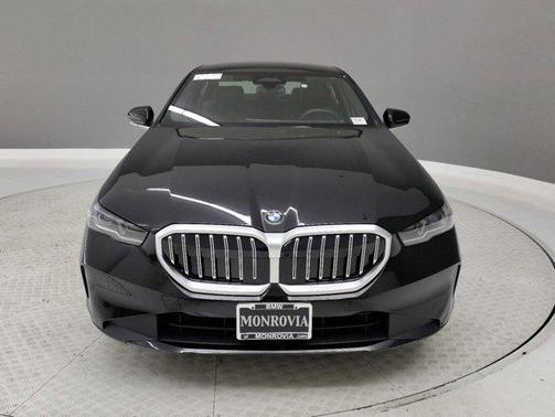 2025 BMW 530 i