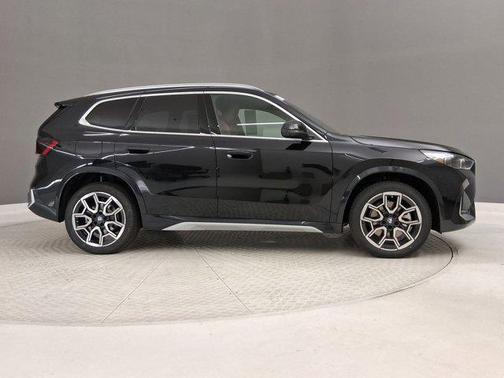 Black Sapphire Metallic 2026 BMW X1 xDrive28i