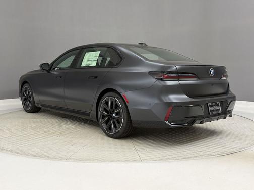 Frozen Deep Grey 2026 BMW 740 740i