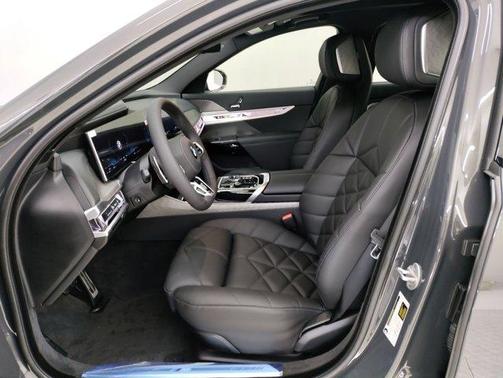 2026 BMW 740 i