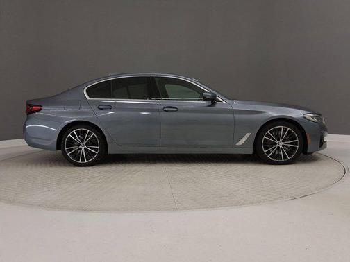 2022 BMW 530 i