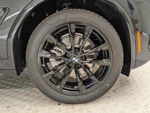 2025 BMW X4 xDrive30i