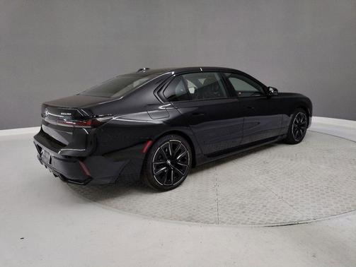 Black Sapphire Metallic 2025 BMW i7 eDrive50