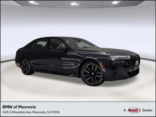 Black Sapphire Metallic 2025 BMW i7 eDrive50
