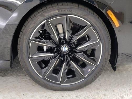 2026 BMW 740 i