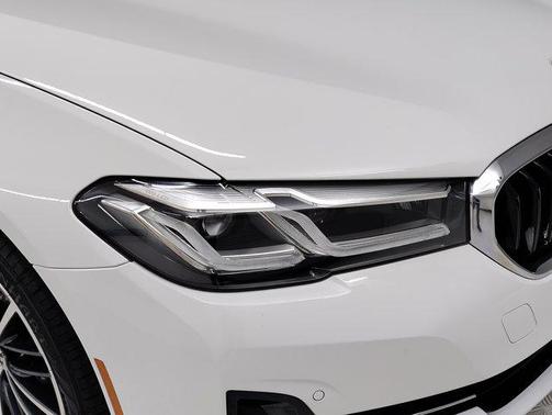 2022 BMW 530 i