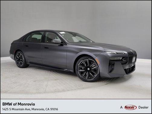 2025 BMW 740 i