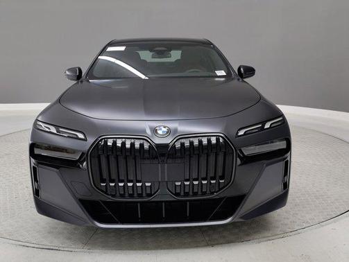 2026 BMW 740 i