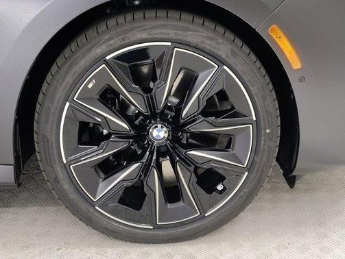 2026 BMW 740 i