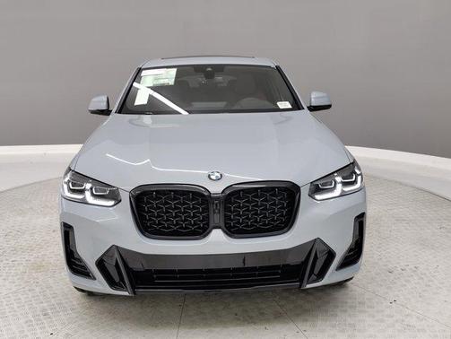 2025 BMW X4 xDrive30i