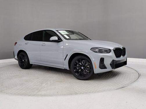 2025 BMW X4 xDrive30i