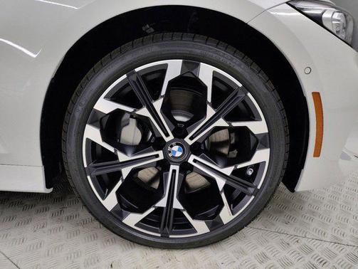 2025 BMW 330 i