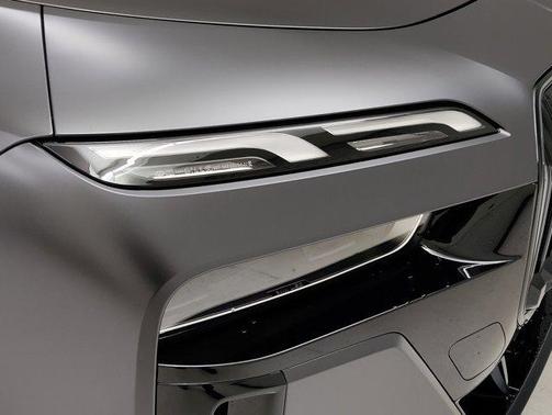 2025 BMW 740 i