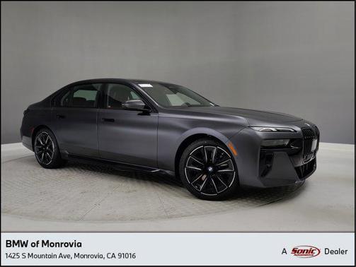2025 BMW 740 i