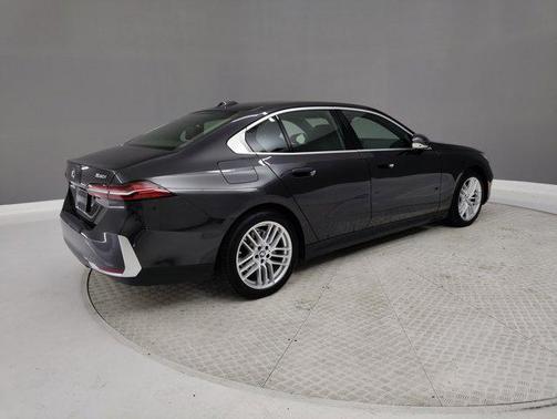 2024 BMW 530 i