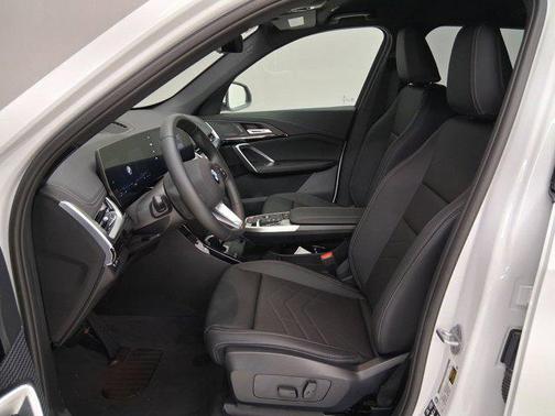 Mineral White Metallic 2026 BMW X1 xDrive28i