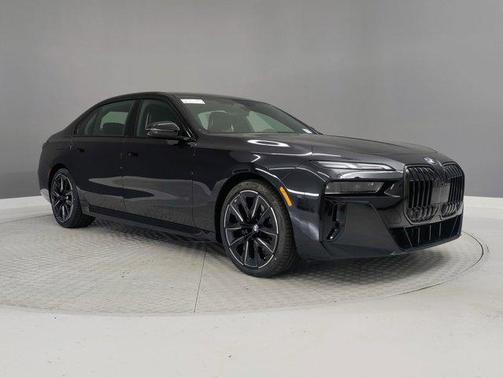 2026 BMW 740 740i