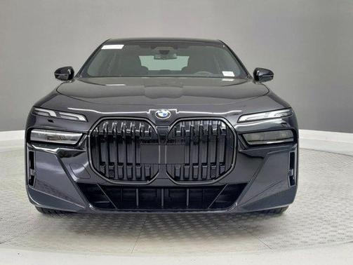2026 BMW 740 740i