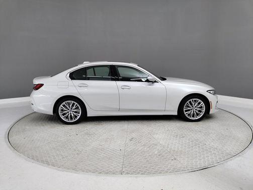 2024 BMW 330 i