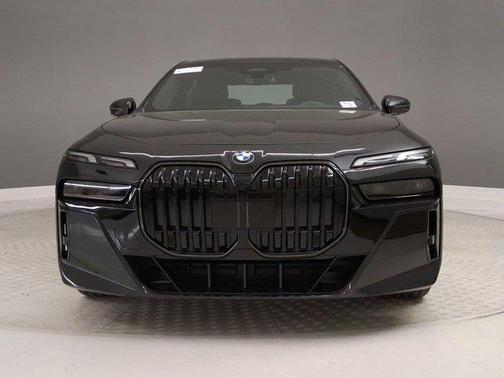 2026 BMW 740 740i