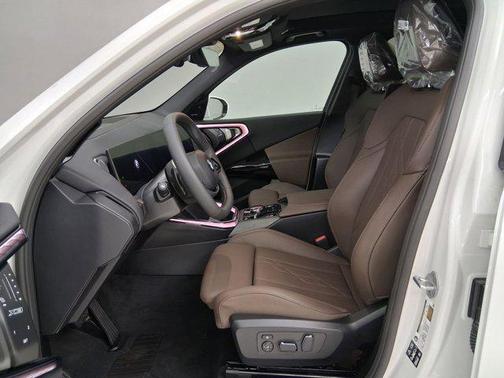 Mineral White Metallic 2026 BMW X3 30 xDrive