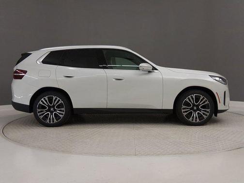 Mineral White Metallic 2026 BMW X3 30 xDrive