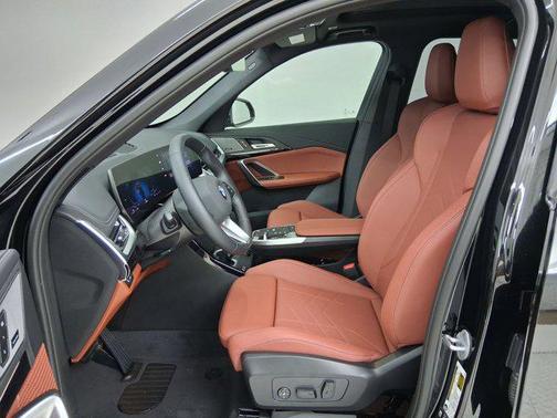 Black Sapphire Metallic 2026 BMW X1 xDrive28i