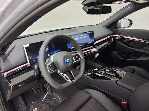 Brooklyn Grey Metallic 2026 BMW i5 eDrive40