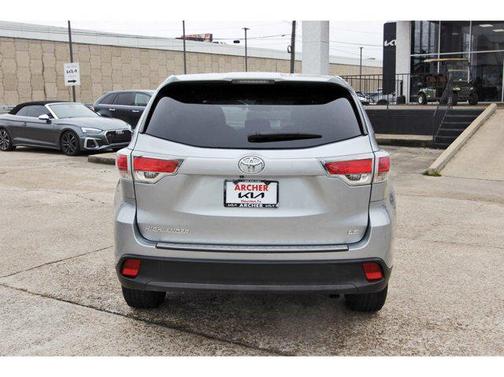 2015 Toyota Highlander LE