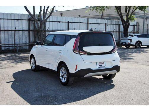 Snow White Pearl 2024 Kia Soul LX