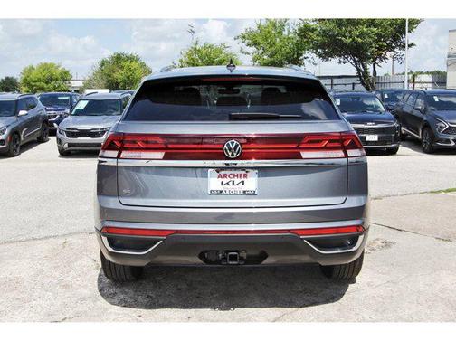 2025 Volkswagen Atlas Cross Sport 2.0T SE w/Technology