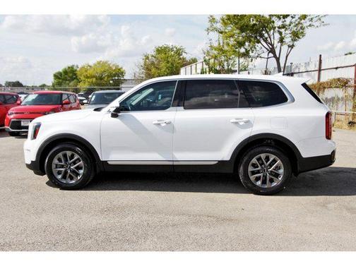 2023 Kia Telluride LX