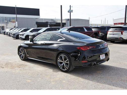 2022 INFINITI Q60 LUXE