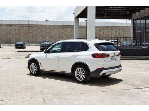 Alpine White 2022 BMW X5 sDrive40i