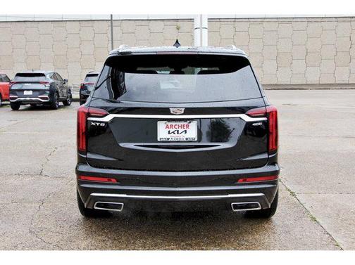 2022 Cadillac XT6 Premium Luxury FWD
