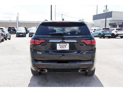 Mosaic Black Metallic 2023 Chevrolet Traverse Premier