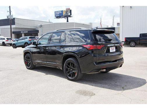 Mosaic Black Metallic 2023 Chevrolet Traverse Premier