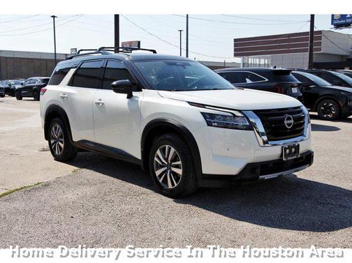 2023 Nissan Pathfinder SL