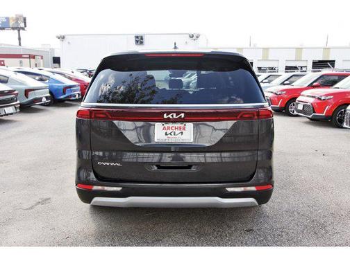 2024 Kia Carnival LX